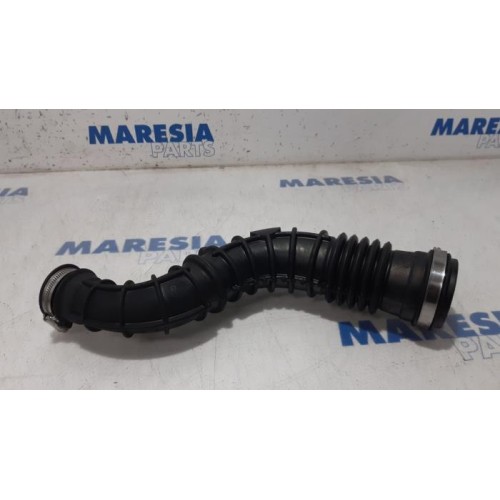 Renault - Clio - Intercooler hose