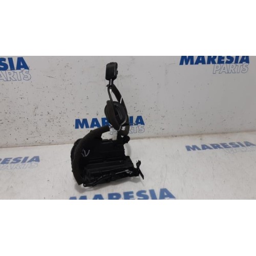 Renault - Clio - Front door lock mechanism 4-door, right