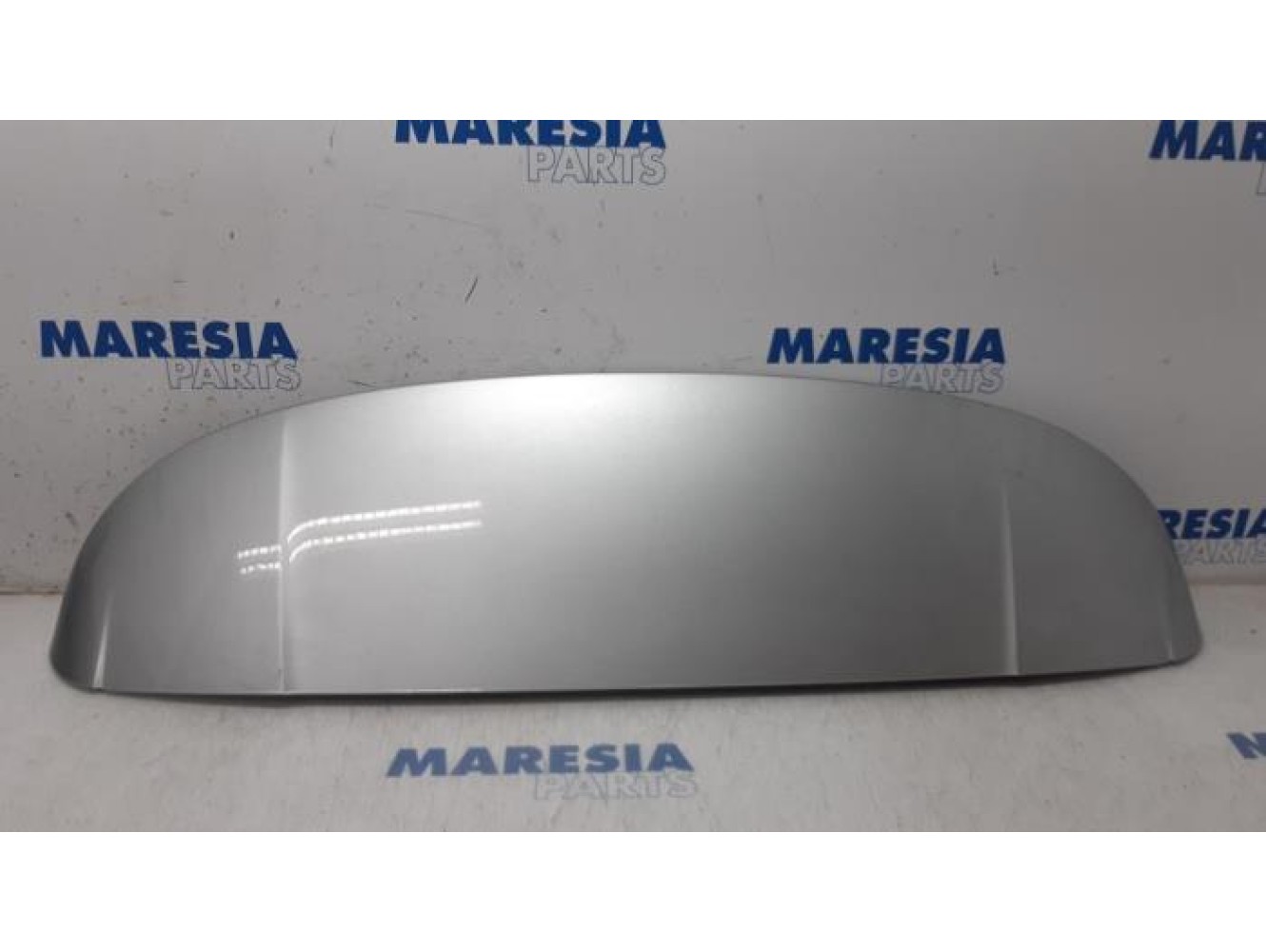 Renault - Clio - Spoiler tailgate