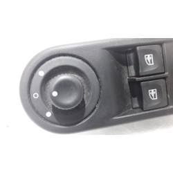 Renault - Clio - Multi-functional window switch