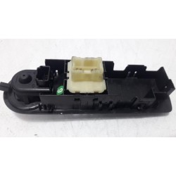 Renault - Clio - Multi-functional window switch