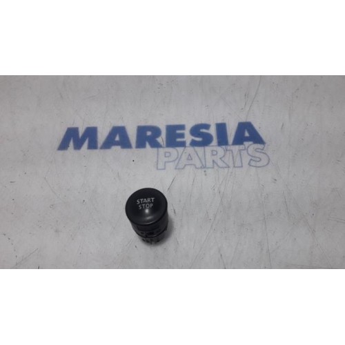 Renault - Clio - Start/stop switch