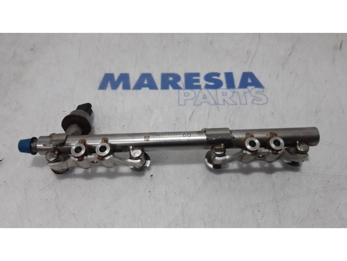 Renault - Clio - Fuel injector nozzle