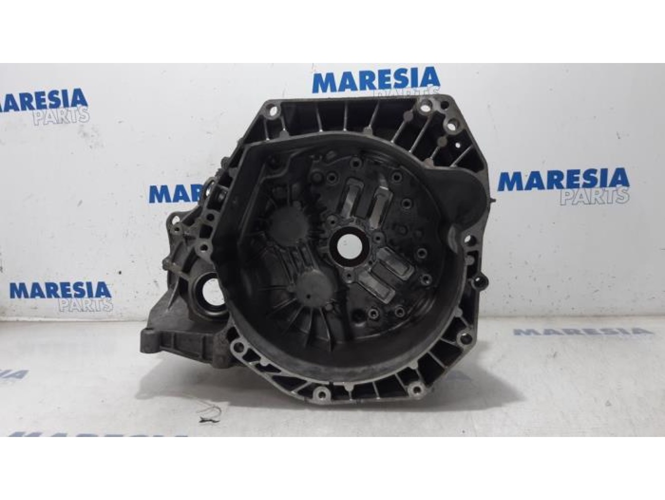 Renault - Captur - Gearbox casing