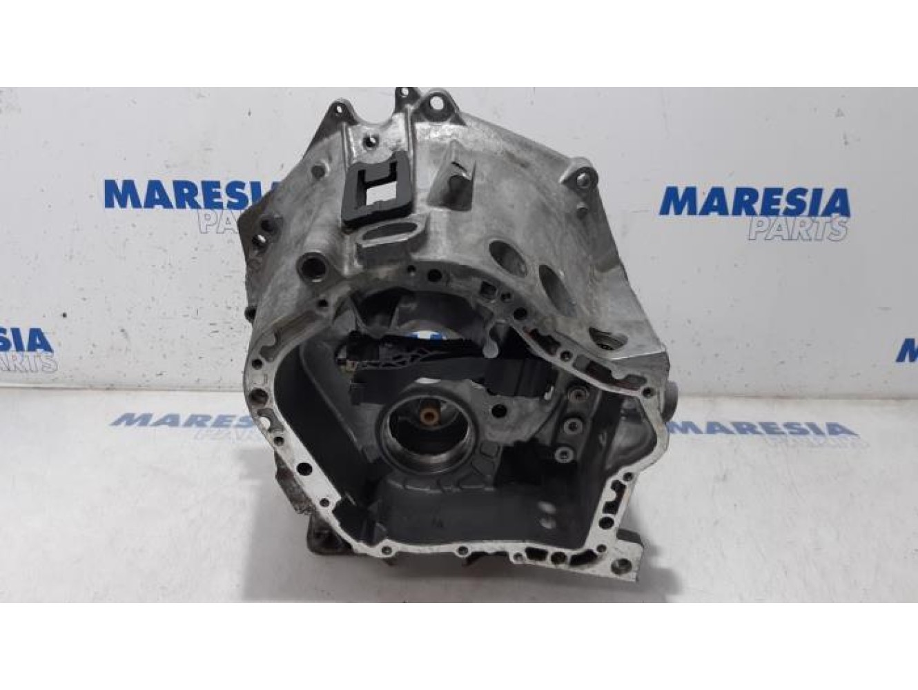 Citroen - C4 - Gearbox casing