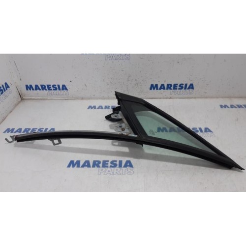 Peugeot - 308 - Quarter light, front left
