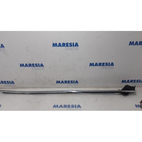 Peugeot - 308 - Cadre portière