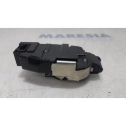 Peugeot - 308 - Tailgate lock mechanism