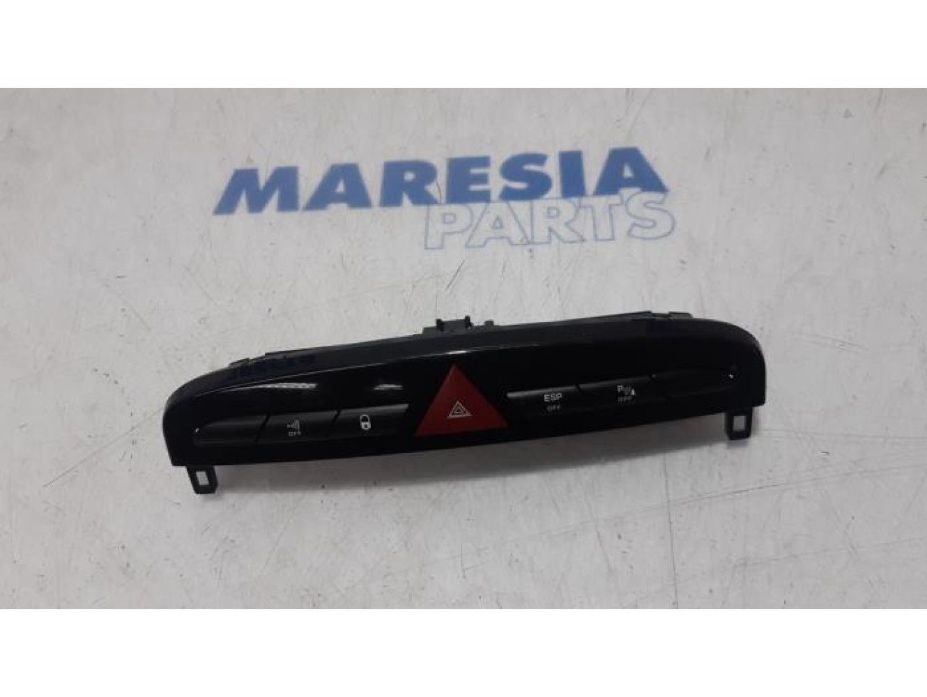 Peugeot - 308 - Panic lighting switch