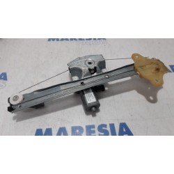 Renault - Captur - Rear door window mechanism 4-door, right