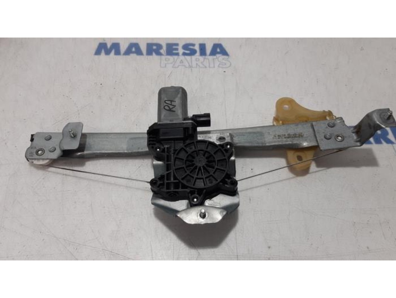 Renault - Captur - Rear door window mechanism 4-door, right
