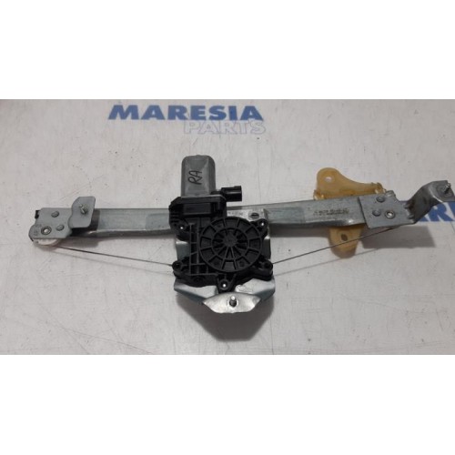 Renault - Captur - Rear door window mechanism 4-door, right