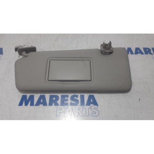 Renault - Captur - Sun visor