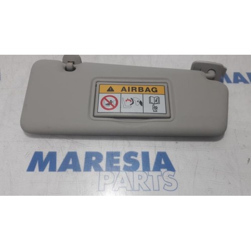 Renault - Captur - Sun visor