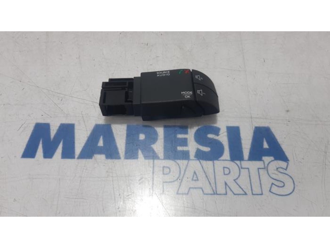 Renault - Captur - Commande radio volant
