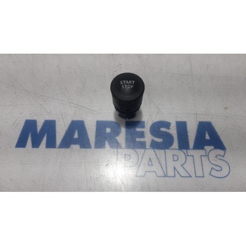 Renault - Captur - Start/stop switch