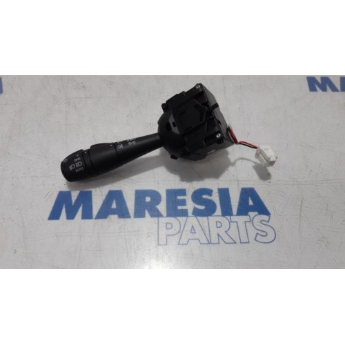 Renault - Captur - Light switch
