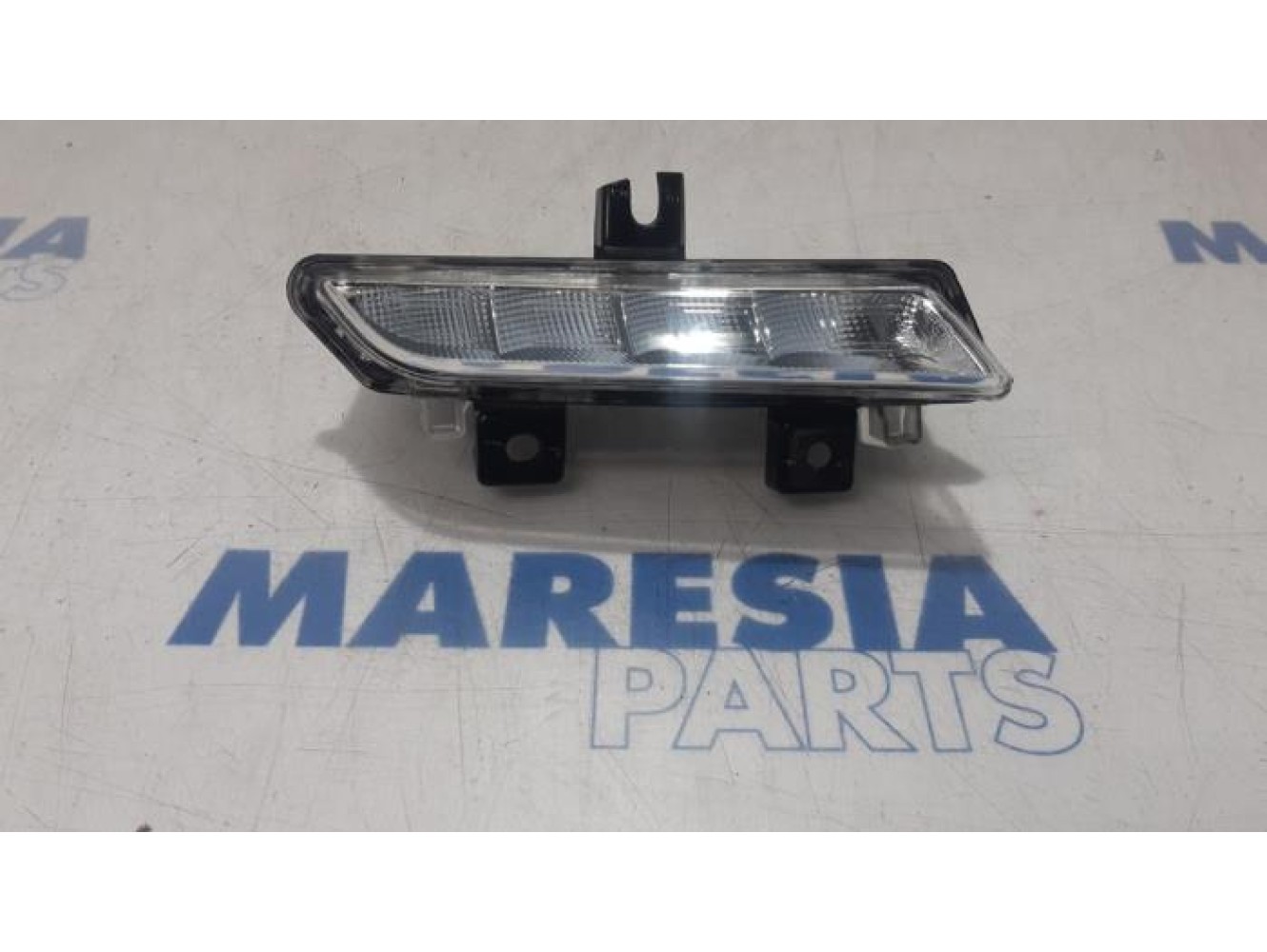 Renault - Captur - Daytime running light, left
