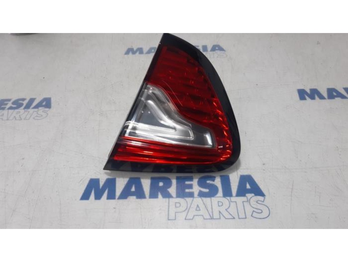 Renault - Captur - Taillight, right
