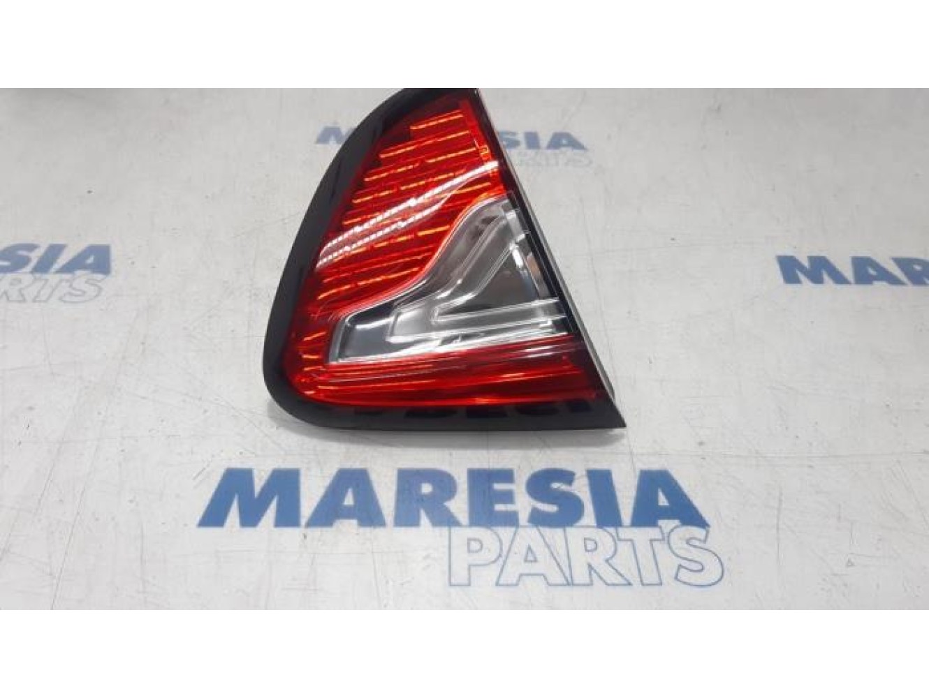 Renault - Captur - Achterlicht links