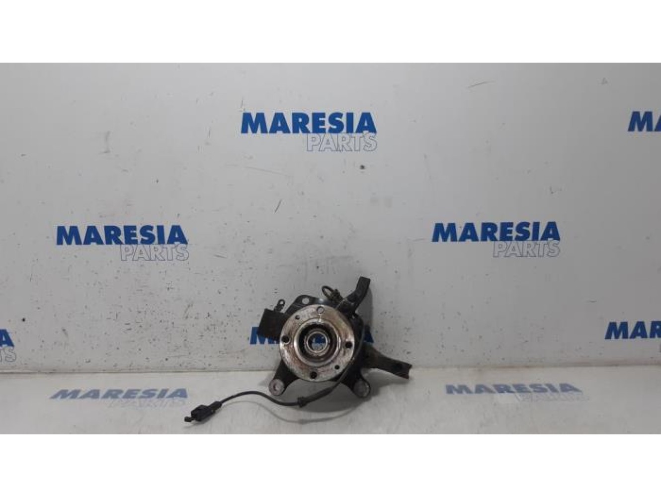 Renault - Captur - Knuckle, front right