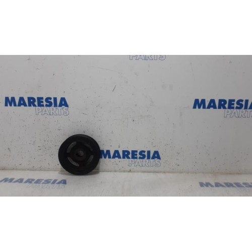 Renault - Megane Scenic - Crankshaft pulley