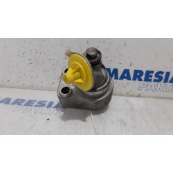 Renault - Megane - Oil filter holder