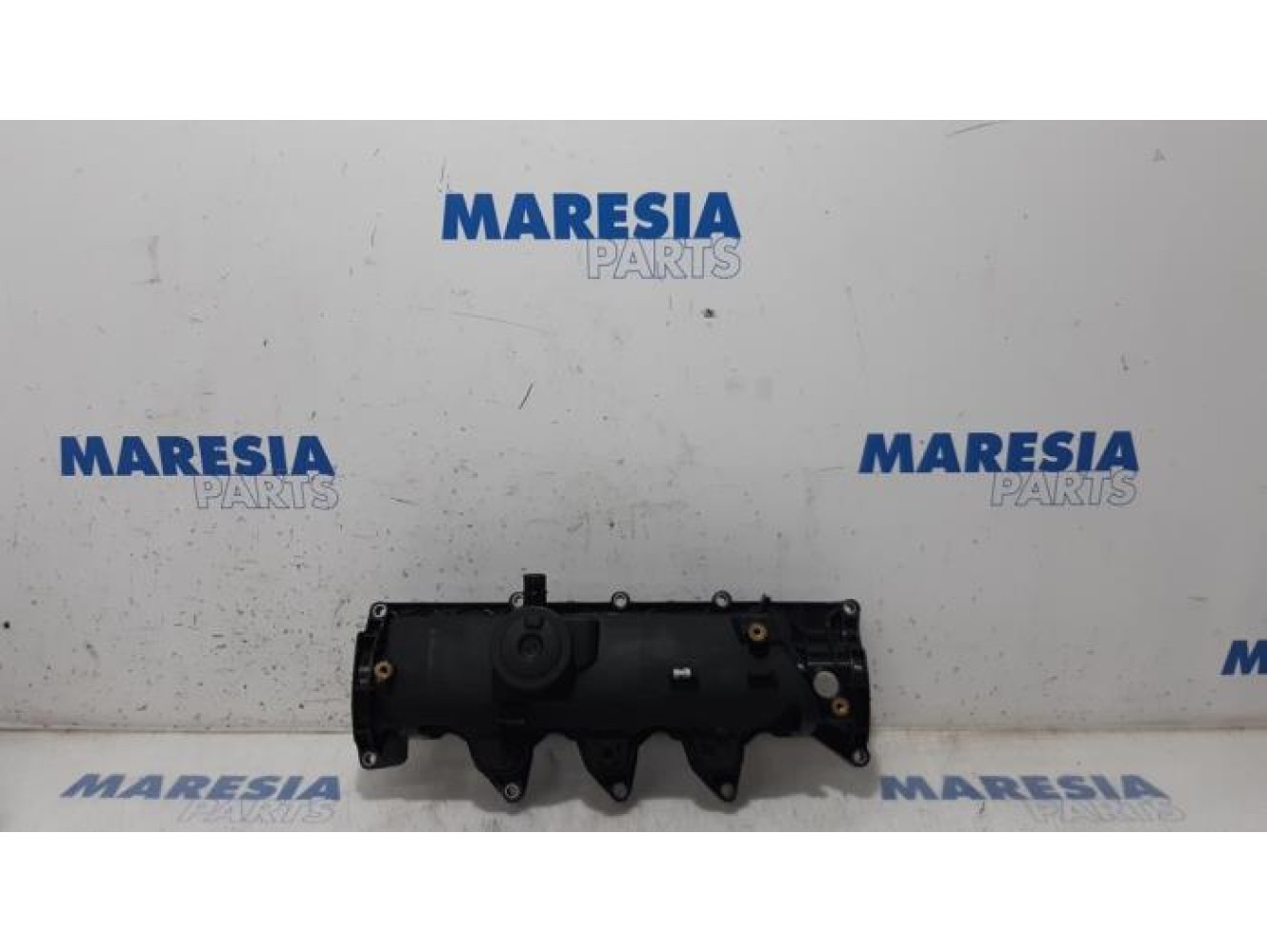 Renault - Megane - Rocker cover