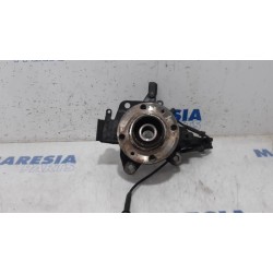 Renault - Clio - Knuckle, front right