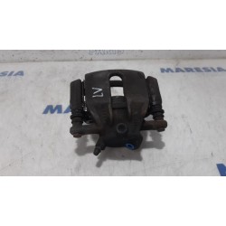 Renault - Clio - Front brake calliper, left