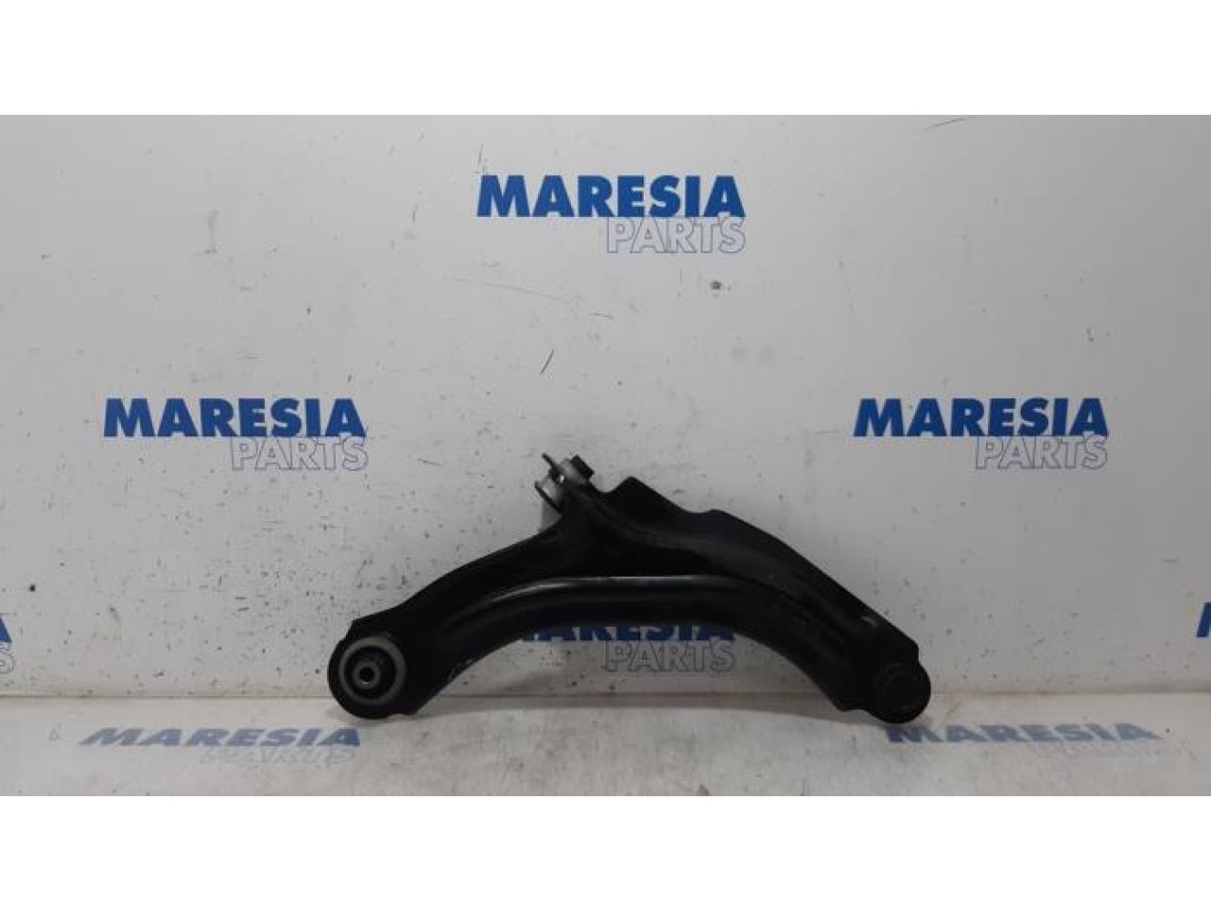 Renault - Clio - Front lower wishbone, left