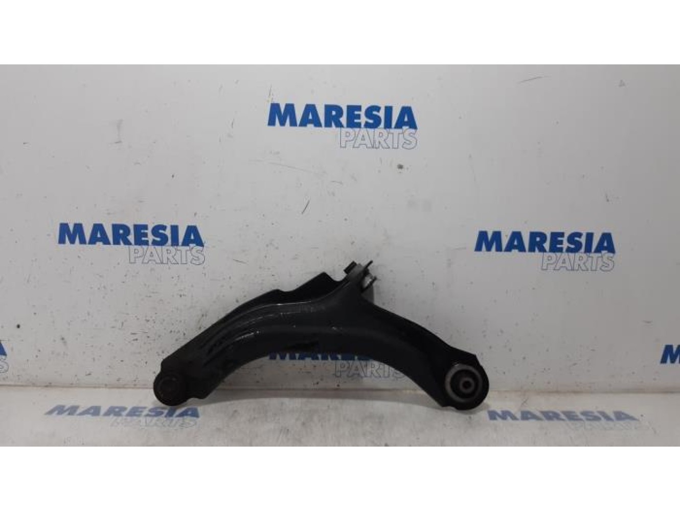 Renault - Clio - Front lower wishbone, right