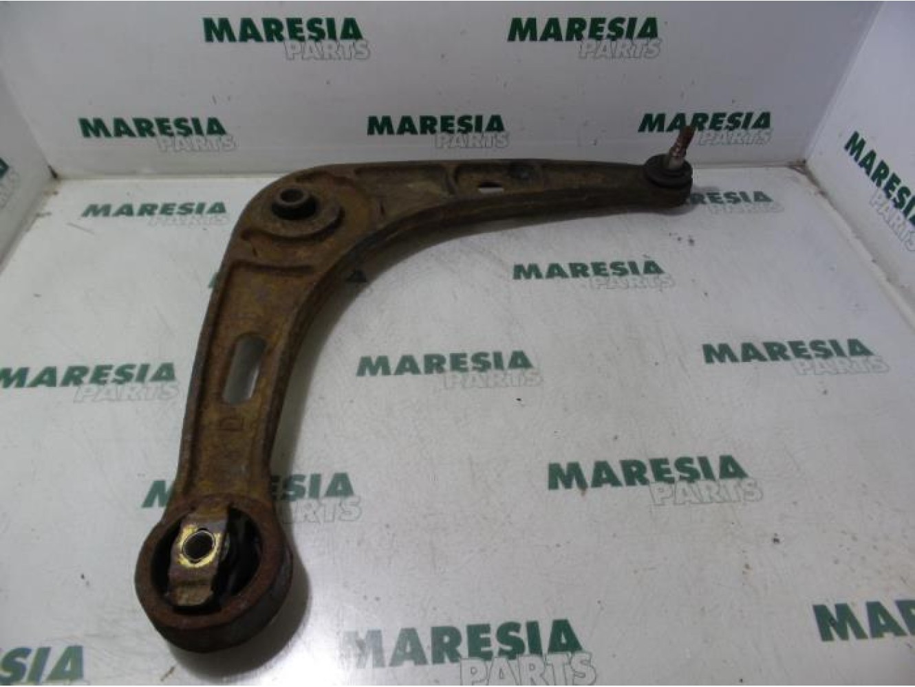 Renault - Laguna - Front lower wishbone, right