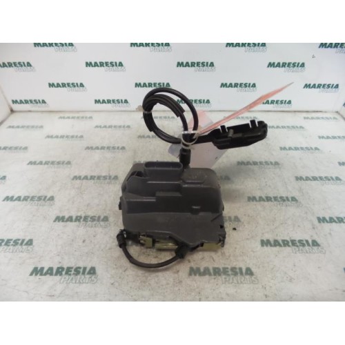 Renault - Laguna - Rear door mechanism 4-door, right