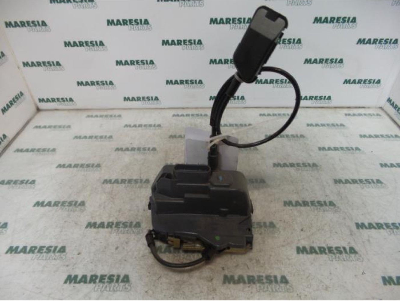 Renault - Laguna - Rear door mechanism 4-door, right