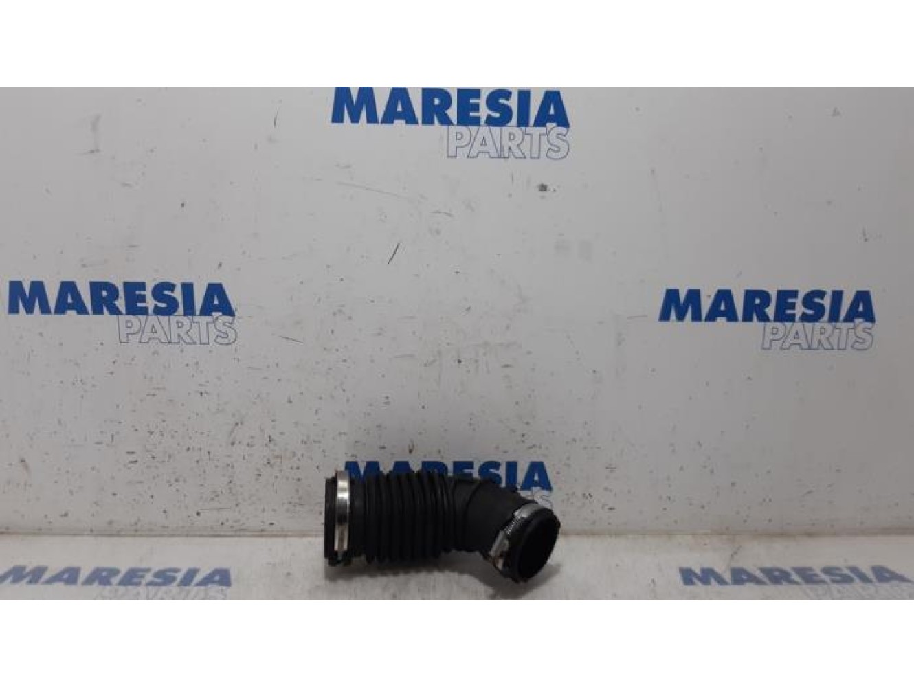 Renault - Clio - Air intake hose