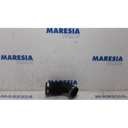 Renault - Clio - Air intake hose