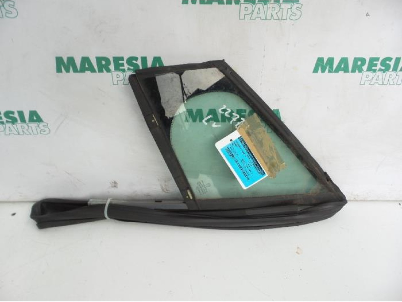 Peugeot - 308 - Dreieckfenster links vorne