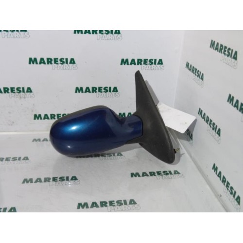 Renault - Megane - Wing mirror, right