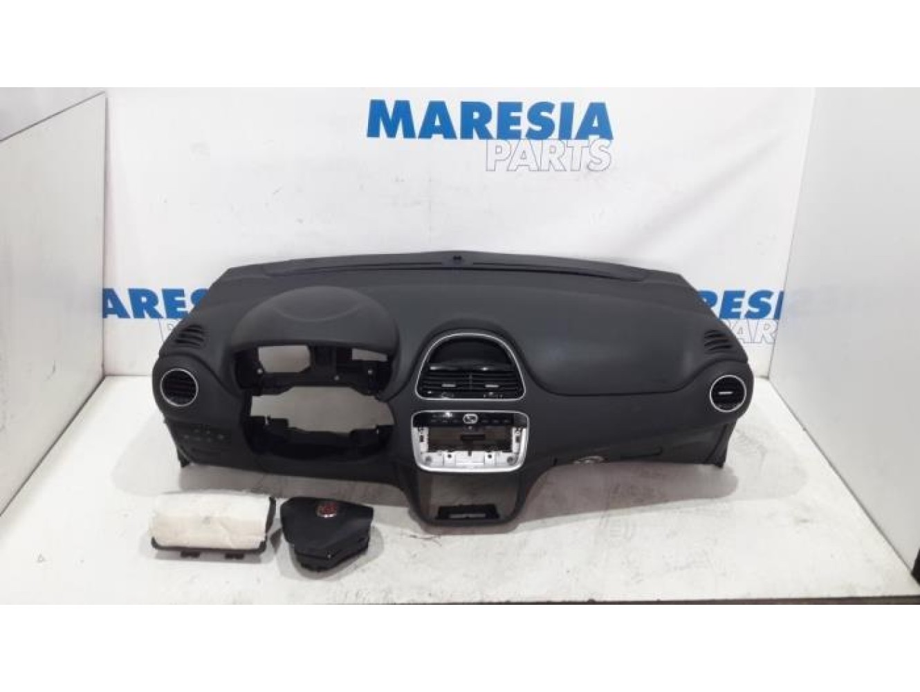 Fiat - Punto - Airbag set + dashboard