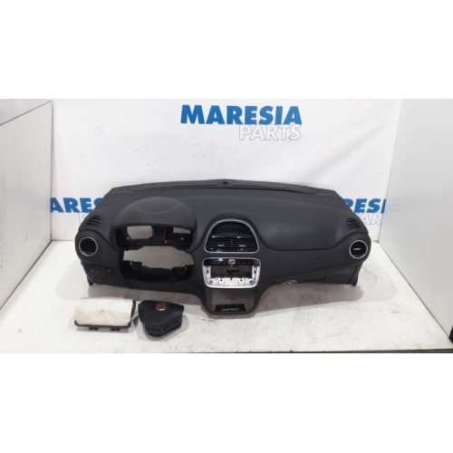 Fiat - Punto - Airbag set + dashboard