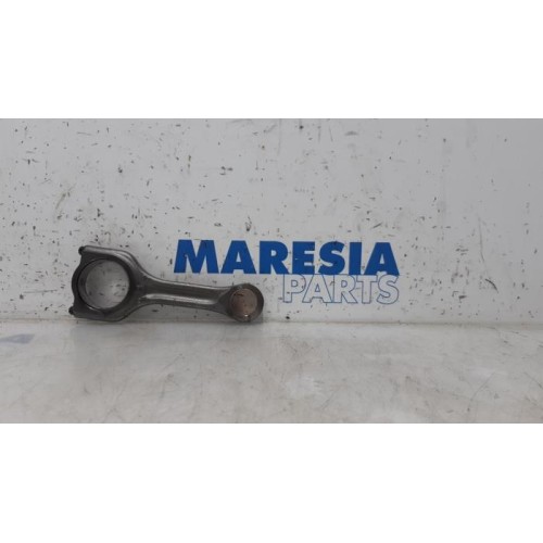 Citroen - DS3 - Connecting rod