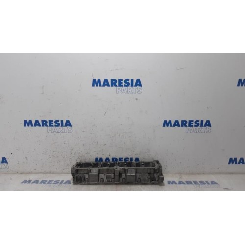 Citroen - DS3 - Camshaft housing
