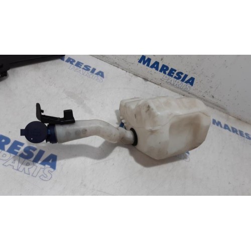 Fiat - Punto - Front windscreen washer reservoir