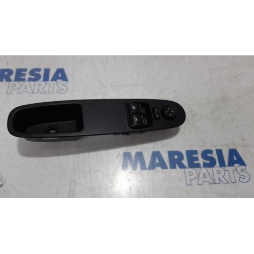 Fiat - Punto - Multi-functional window switch