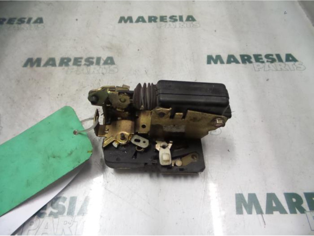 Renault - Megane - Rear door mechanism 4-door, right