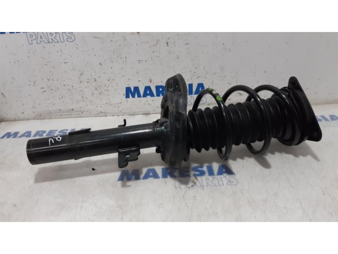 Renault - Megane - Front shock absorber rod, right