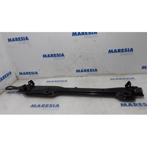 Renault - Megane - Radiator bar