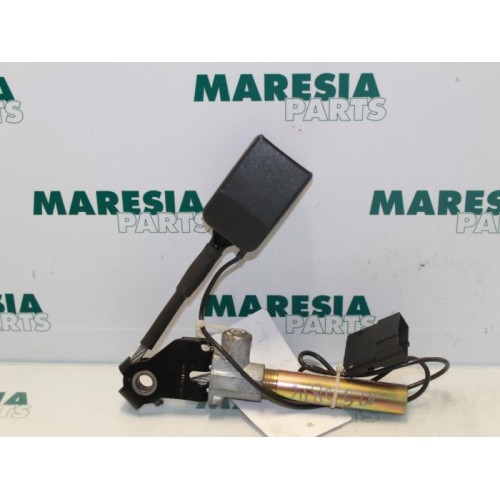 Renault - Megane - Gordelspanner links