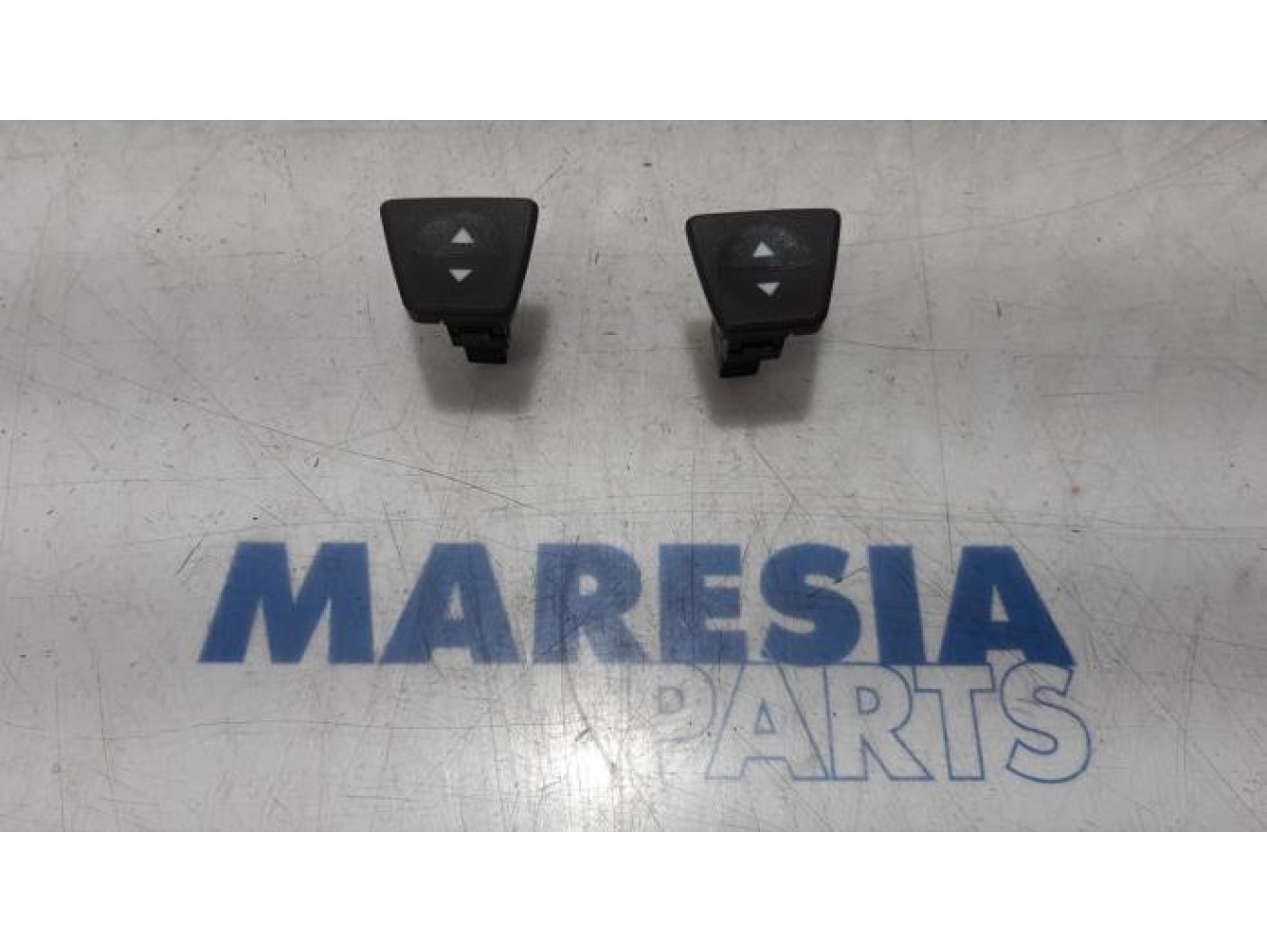 Fiat - Panda - Multi-functional window switch